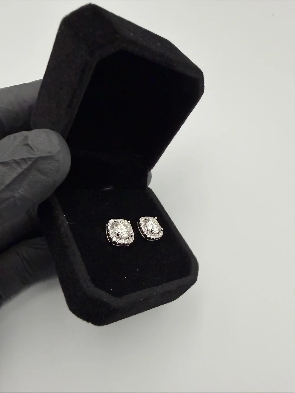 1.00 Ct Round Cut D VVS1 Lab Grown Diamond Stud Earrings In 925 Sterling Silver